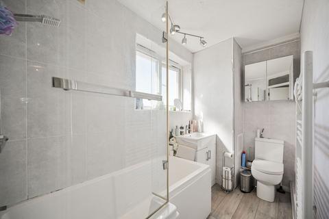 1 bedroom flat for sale, Forest View Road, Manor Park, London, E12