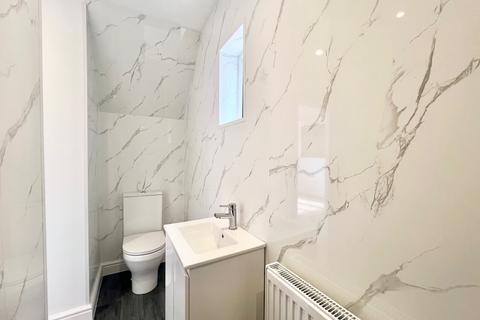 3 bedroom semi-detached house to rent, Grenville Road, Nottingham, NG9