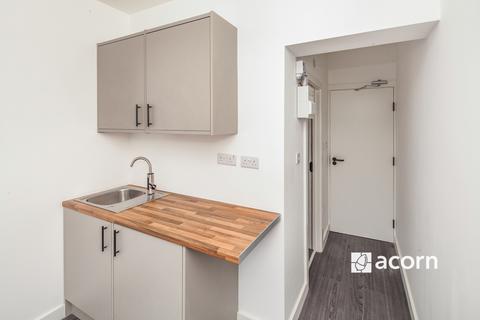 Flat to rent, Upper Tulse Hill London SW2