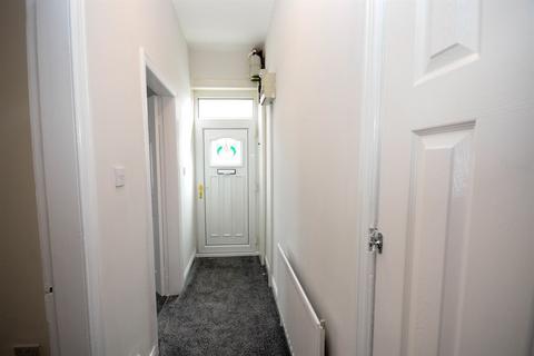 2 bedroom flat to rent, Clifton Terrace, South Shields