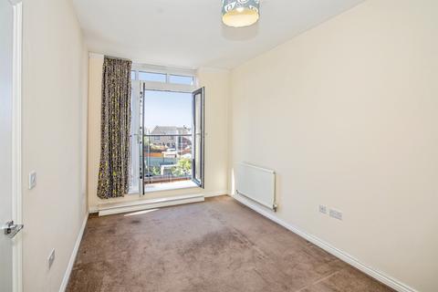 2 bedroom penthouse for sale, Beaufort Road, Upper Cambourne, Cambridge