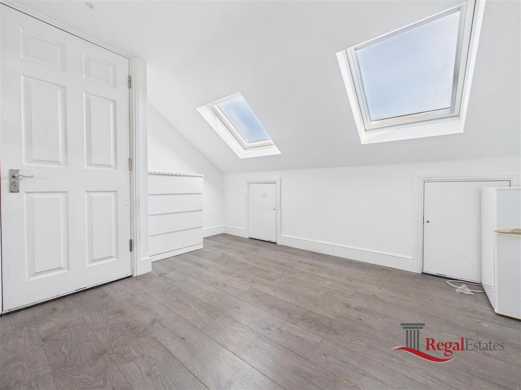 House in Edgware - View 3