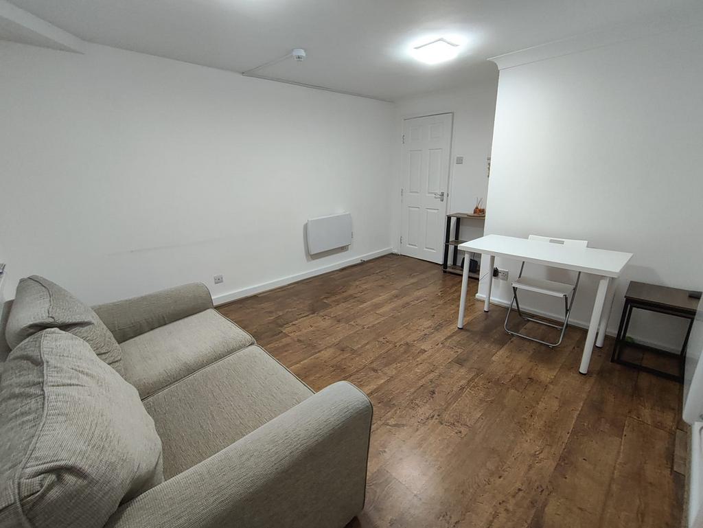 Apartment in Manchester, Greater Manchester - View 3