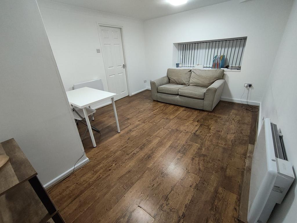 Apartment in Manchester, Greater Manchester - View 6