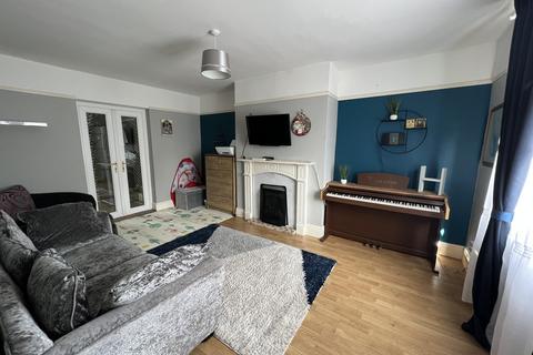 3 bedroom house to rent, Nicholas Avenue, Northwich, CW9