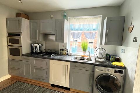 3 bedroom house to rent, Nicholas Avenue, Northwich, CW9