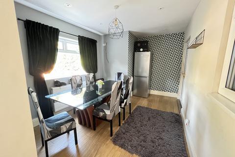 3 bedroom house to rent, Nicholas Avenue, Northwich, CW9