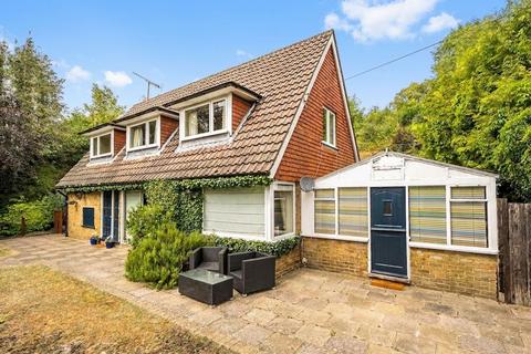 Stuart Road, Warlingham CR6