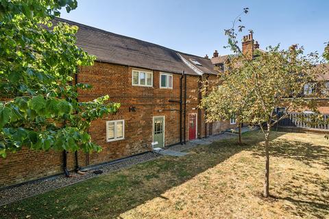 undefined, West Street, Farnham, GU9