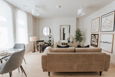 2 bedroom flat to rent, Stonhouse Street, London SW4