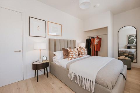 2 bedroom flat to rent, Stonhouse Street, London SW4