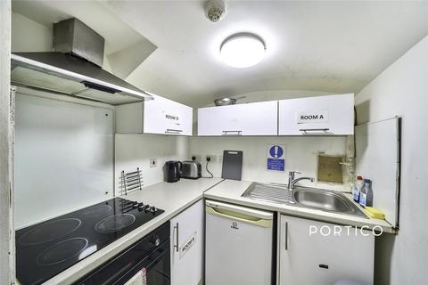 1 bedroom in a house share to rent, Charleville Road, London, W14