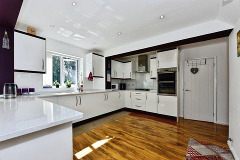 4 bedroom detached house for sale, Holmshaw Drive, Sheffield