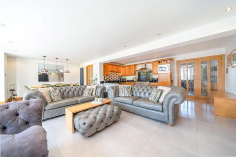 5 bedroom semi-detached house for sale, Church Road, Iver SL0