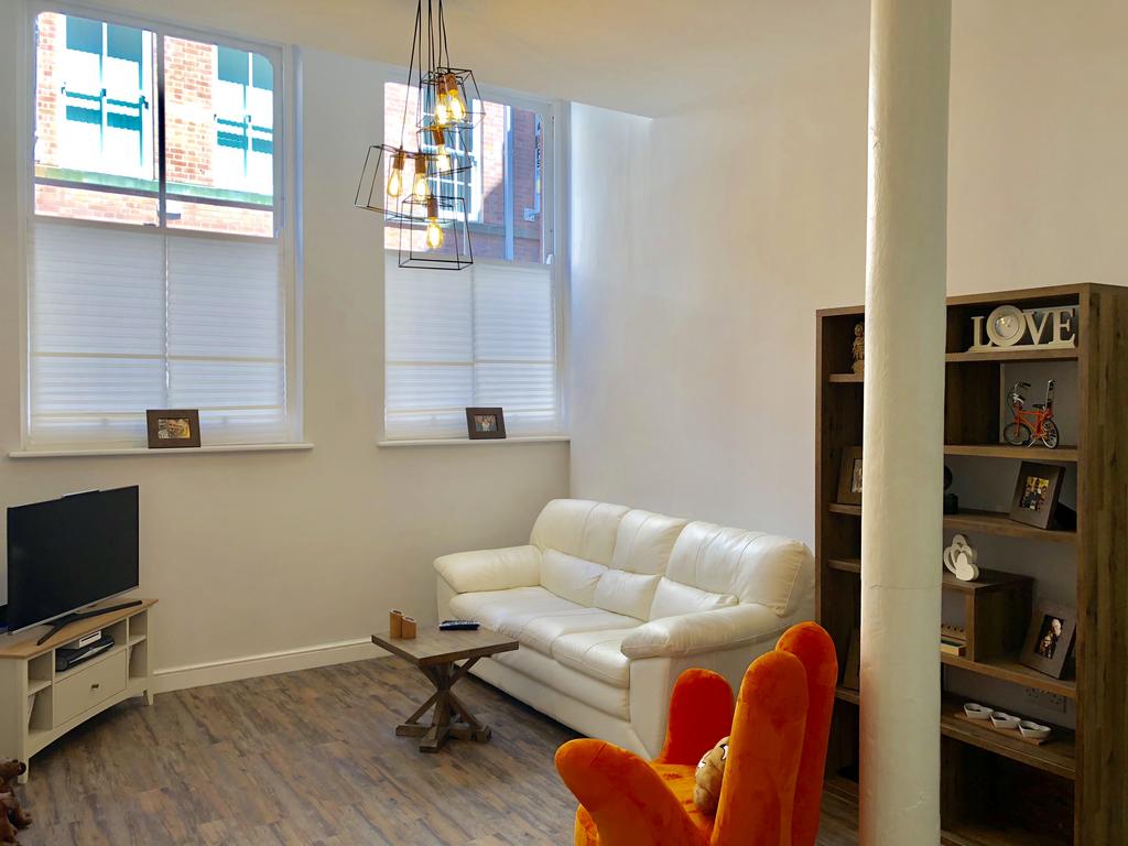 Apartment in Nottingham, Nottinghamshire - View 2