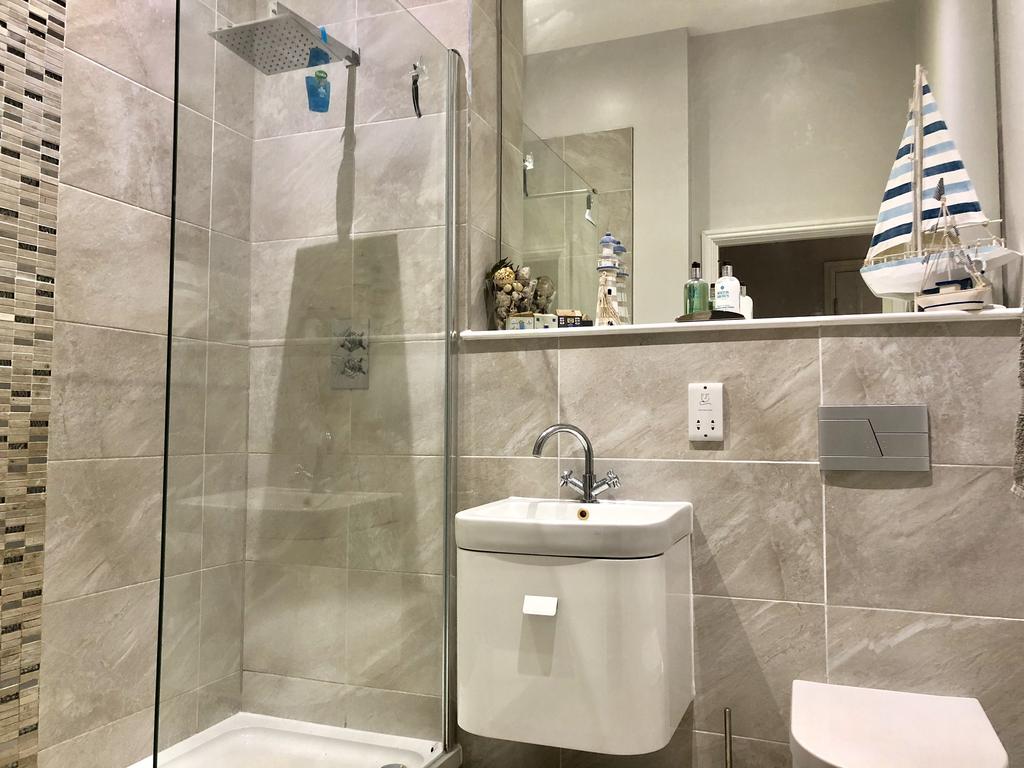 Apartment in Nottingham, Nottinghamshire - View 5