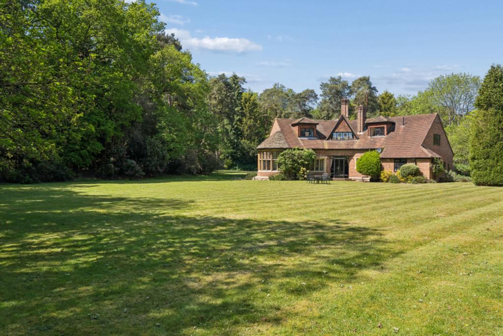 Detached house exterior