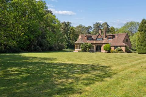 4 bedroom cottage for sale, Stoke Common Road, Fulmer, SL3