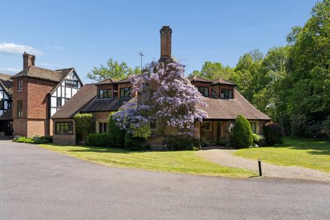Stoke Common Road, Fulmer, SL3