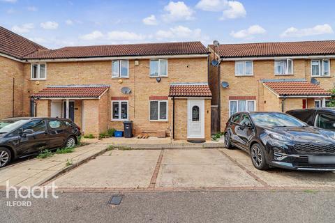 2 bedroom end of terrace house for sale, Fenman Gardens, Ilford
