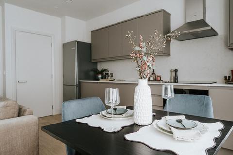 2 bedroom flat to rent, Stonhouse Street, London SW4