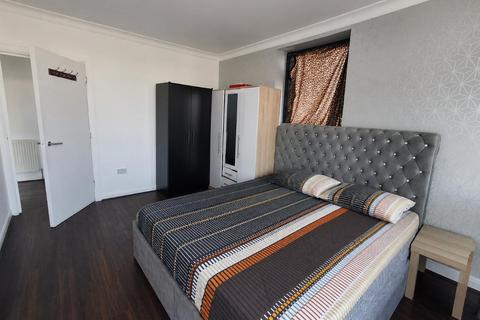 2 bedroom apartment to rent, Harold Road, London E13