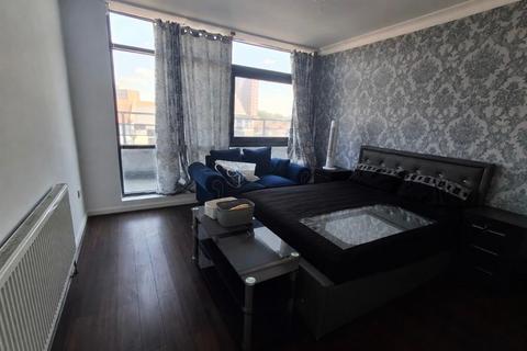 2 bedroom apartment to rent, Harold Road, London E13