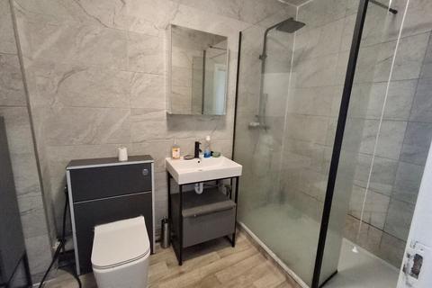 2 bedroom apartment to rent, Harold Road, London E13