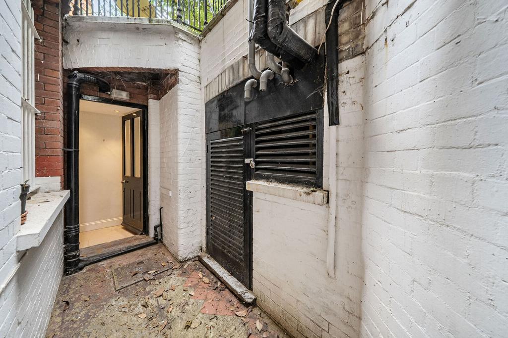 Apartment in London - More