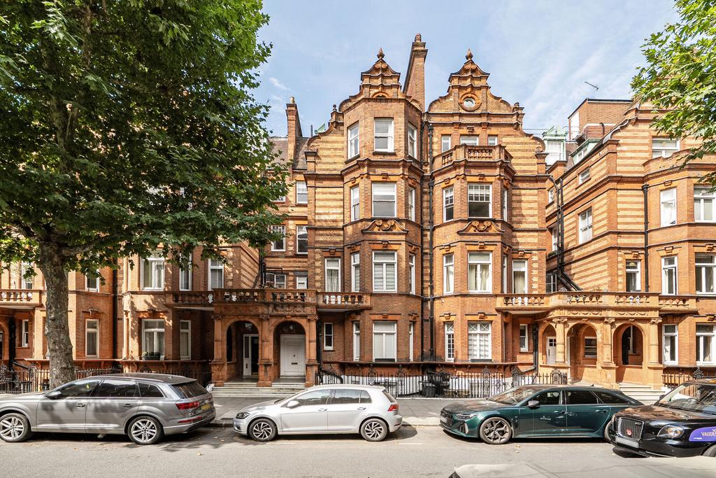Apartment in London - View 2