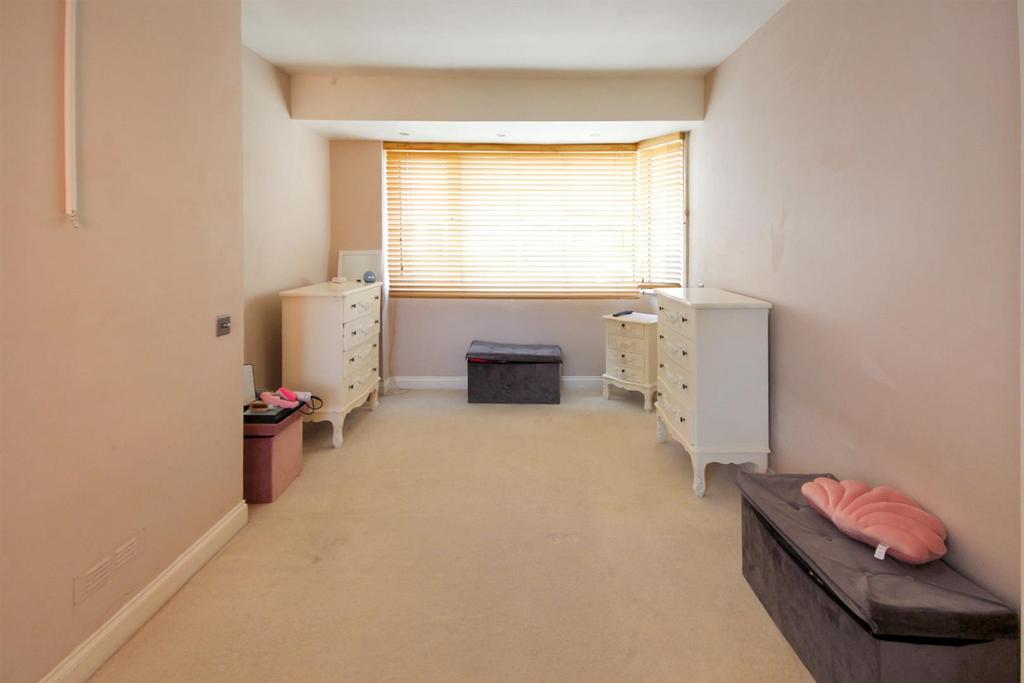 House in Brighton, Patcham, Hollingbury - More