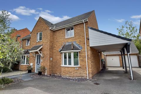 4 bedroom detached house to rent, Bashkir Road, Westbury