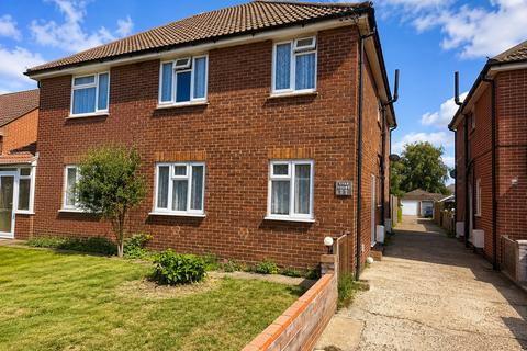 2 bedroom ground floor maisonette to rent, Star Road, Uxbridge, Uxbridge UB10