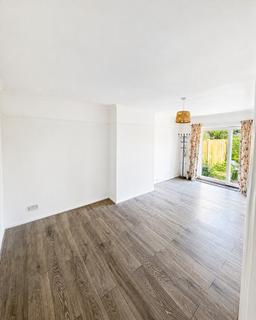 2 bedroom ground floor maisonette to rent, Star Road, Uxbridge, Uxbridge UB10