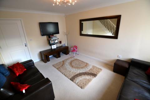 3 bedroom semi-detached house to rent, Market Garden Close, Leicester LE4