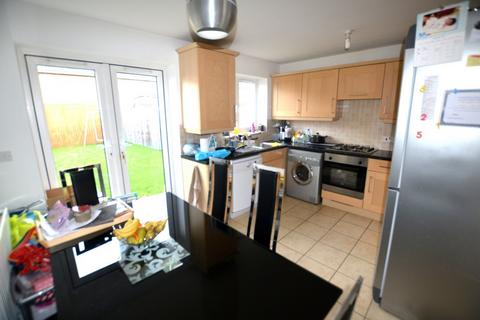 3 bedroom semi-detached house to rent, Market Garden Close, Leicester LE4