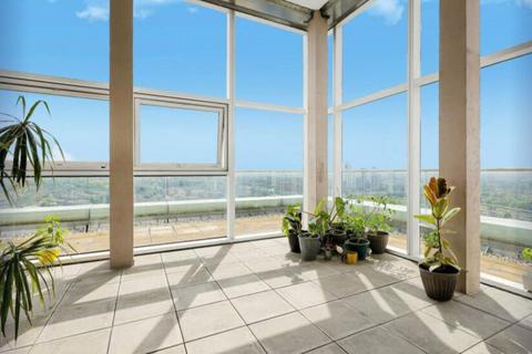2 bedroom flat to rent, Distillery Tower, Deptford, London, SE8