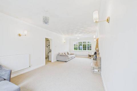 5 bedroom semi-detached house to rent, Bishops Walk, Swansea, SA6