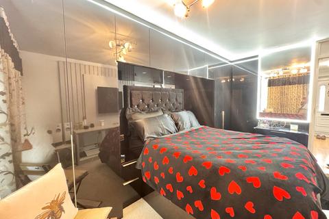 undefined, Harris Close,  Hounslow, TW3