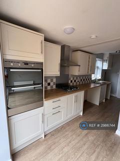 3 bedroom semi-detached house to rent, Ryde Park Road, Birmingham, B45