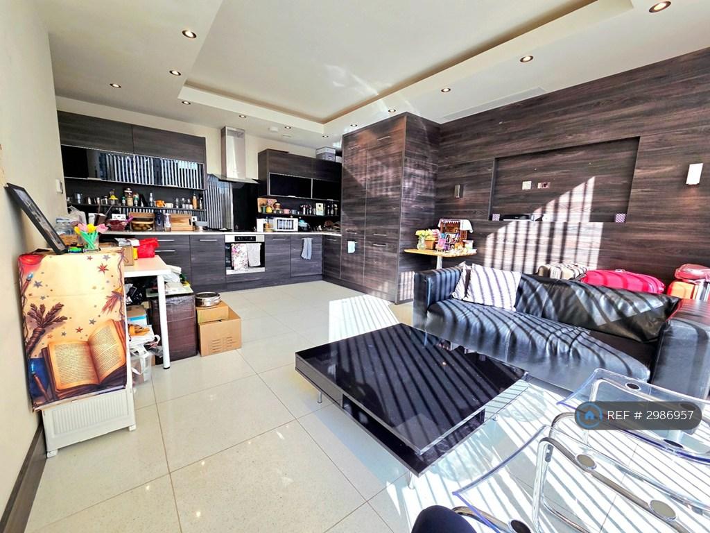 Apartment in Harrow - View 3