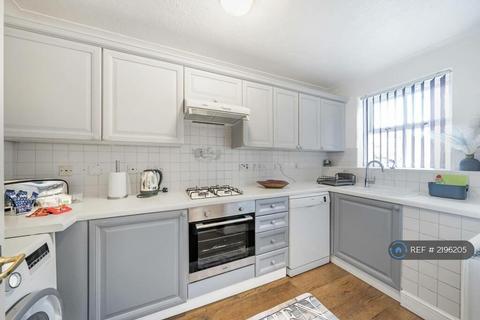 4 bedroom terraced house to rent, Silbury Avenue, Mitcham, CR4