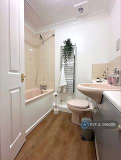 4 bedroom terraced house to rent, Silbury Avenue, Mitcham, CR4