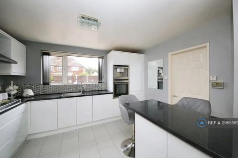 3 bedroom semi-detached house to rent, Rydal Place, Wigan, WN2
