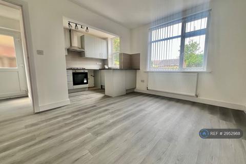 3 bedroom semi-detached house to rent, Blundell Road, Luton, LU3