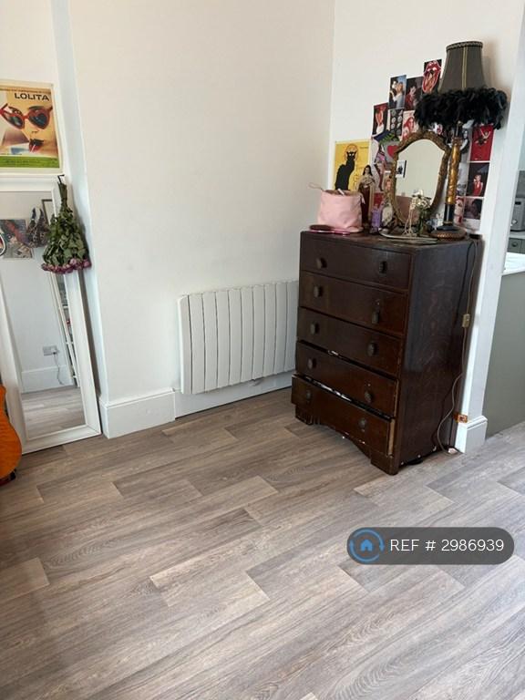 Apartment in Brighton, Brunswick - View 3