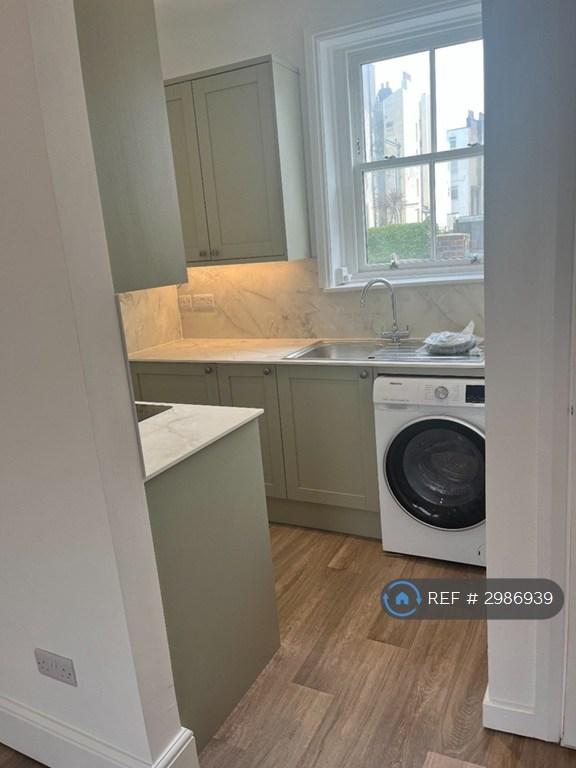 Apartment in Brighton, Brunswick - More