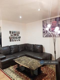 3 bedroom end of terrace house to rent, Greystoke Road, Slough, SL2