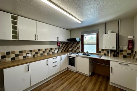 2 bedroom flat to rent, Malmesbury Road, Chippenham
