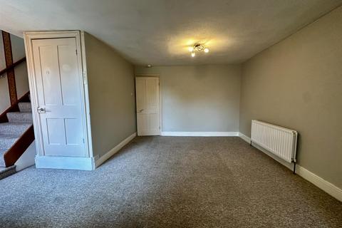 2 bedroom flat to rent, Malmesbury Road, Chippenham